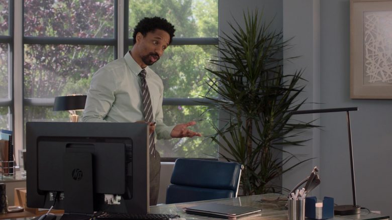 HP All-In-One Computer in Silicon Valley Season 6 Episode 5 (2)