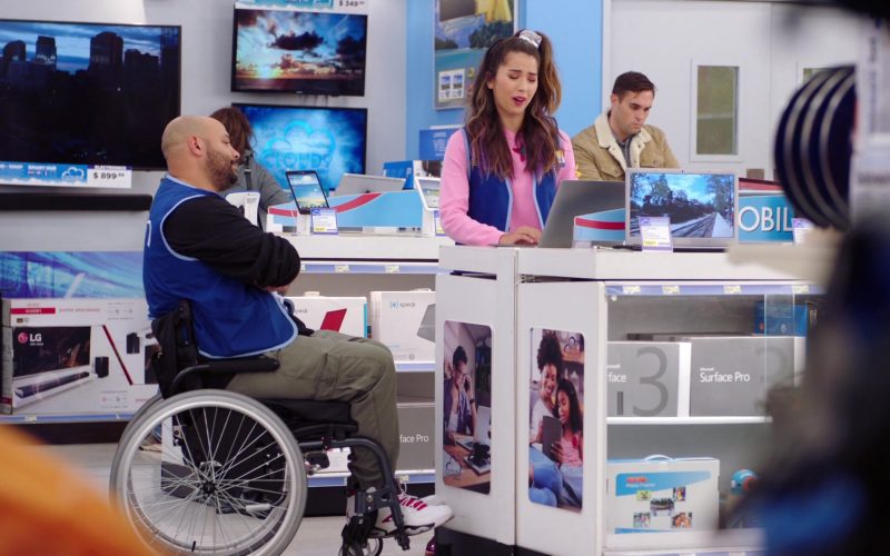 LG and Microsoft Surface Pro 3 in Superstore Season 5, Episode 8 (1)
