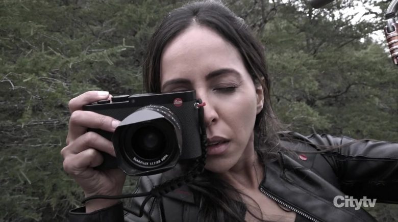 Leica Camera in Hudson & Rex Season 2 Episode 7 The Woods Have Eyes (4)