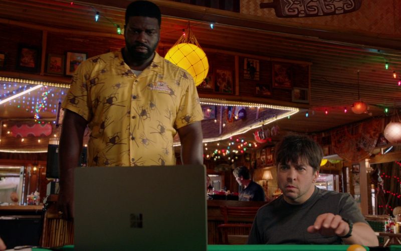 Microsoft Surface Tablet in Magnum P.I. Season 2 Episode 8