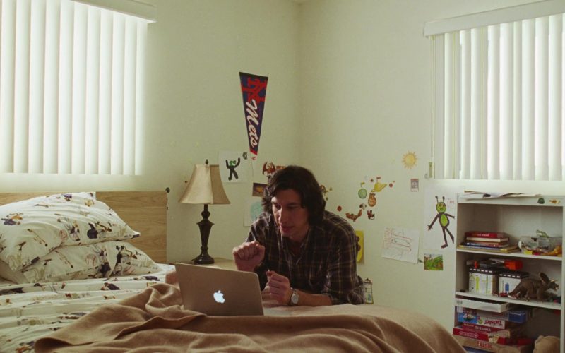 Apple MacBook Laptop Used by Adam Driver in Marriage Story (4)