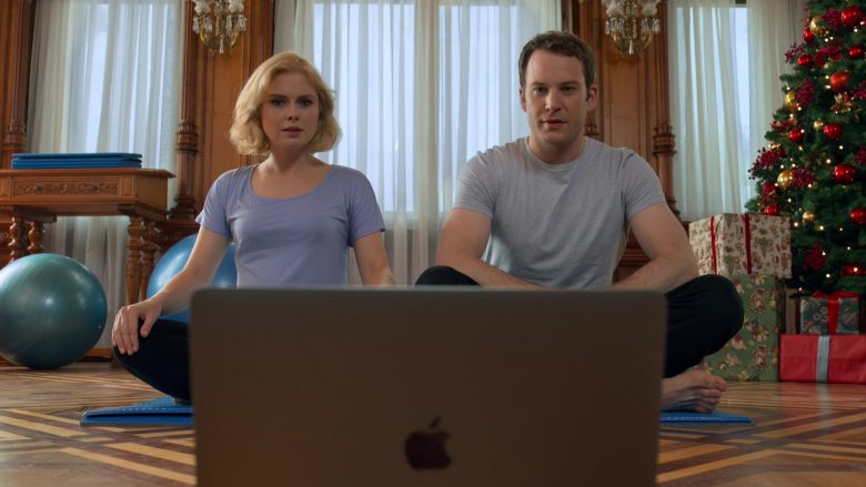 Apple MacBook Pro Laptop Used by Rose McIver & Ben Lamb in A Christmas Prince The Royal Baby (3)