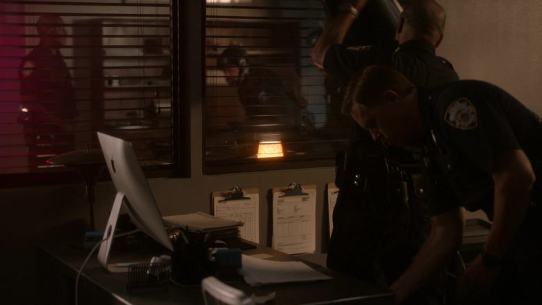 Apple iMac All-In-One Computer in Ray Donovan Season 7 Episode 4 Hispes