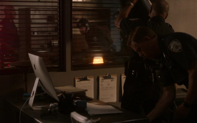 Apple iMac All-In-One Computer in Ray Donovan Season 7 Episode 4 Hispes