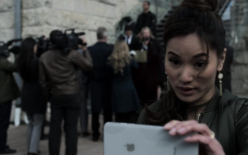 Apple iPhone Smartphone Used by Jacky Lai as Kaylee Vo in V Wars Season 1 Episode 10 (1)