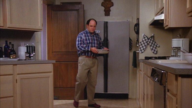 Baileys Irish Cream Liqueur in Seinfeld Season 6 Episode 6 The Gymnast (1)