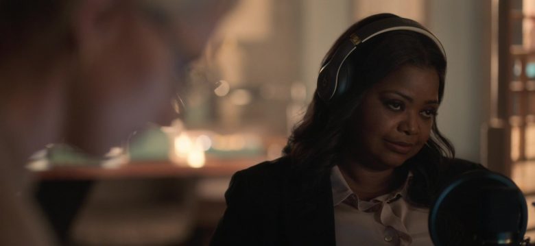 Beats Headphones Used by Octavia Spencer as Poppy Parnell in Truth Be Told Season 1 Episode 5 Graveyard Love