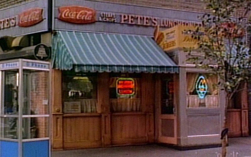 Coca-Cola Sign in Seinfeld Season 1 Episode 1 Good News, Bad News (1)
