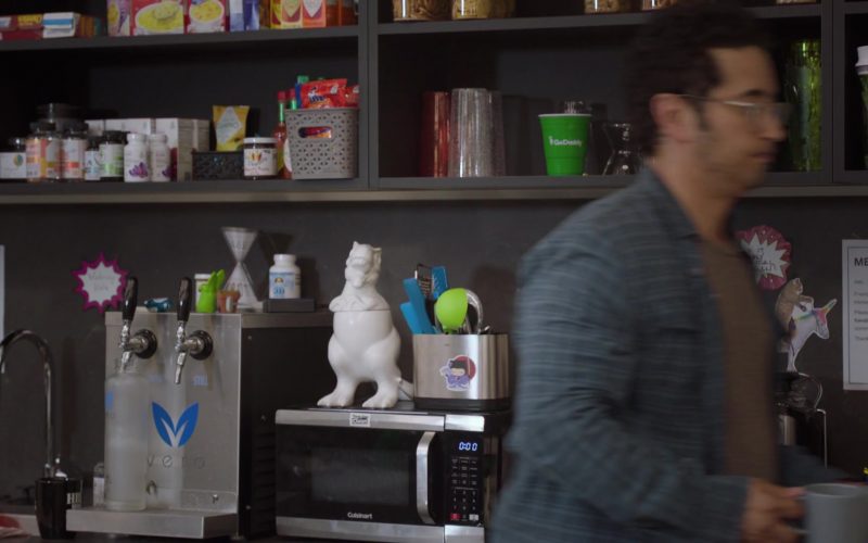 Cuisinart Microwave Oven in Silicon Valley Season 6 Episode 7 Exit Event