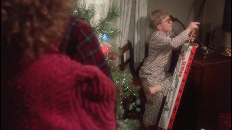 Daisy Red Ryder Gun Held by Peter Billingsley as Ralphie in A Christmas Story (3)
