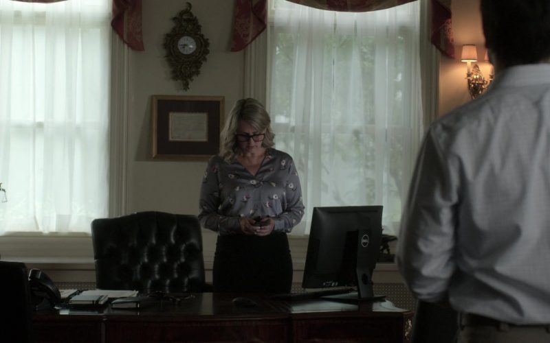Dell All-In-One Computer Used by Laura de Carteret as Senator Sasha Giroux in V Wars Season 1 Episode 9 "The Junkie Run of the Predator Gene" (2019)