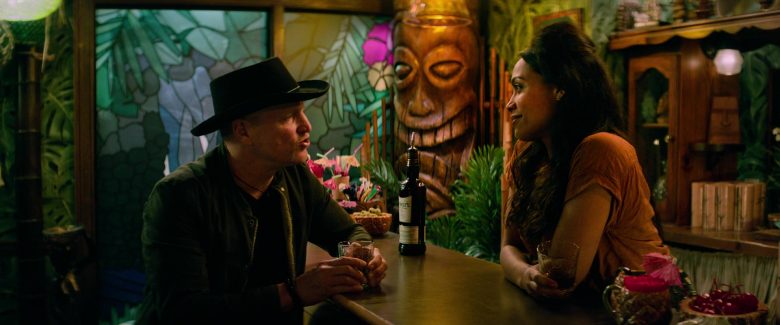 Dewar's Whisky Enjoyed by Woody Harrelson & Rosario Dawson in Zombieland Double Tap (2)