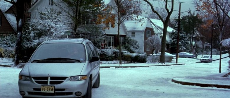 Dodge Grand Caravan Car Used by Nicolas Cage in The Family Man (3)