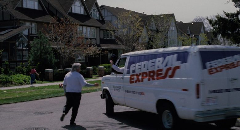 Federal Express (FedEx) in The Santa Clause (4)