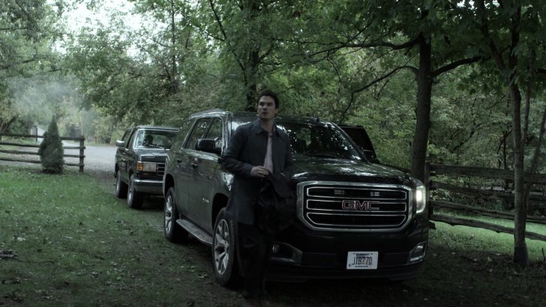 GMC Yukon Black Car in V Wars Season 1 Episode 9 (2)