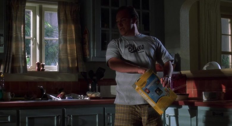 General Mills Cheerios Cereal Held by James Belushi as Detective Thomas Dooley in K-9 P.I (1)
