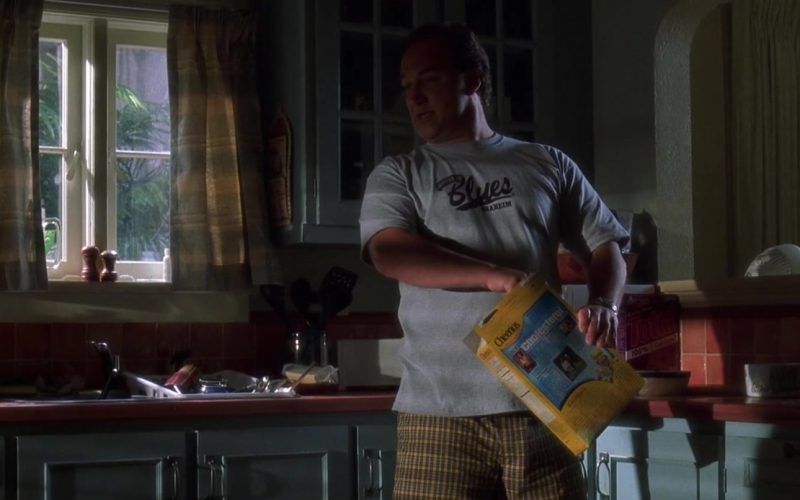 General Mills Cheerios Cereal Held by James Belushi as Detective Thomas Dooley in K-9 P.I (1)