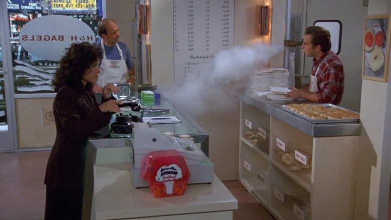 H&H Bagels Shop in Seinfeld Season 9 Episode 10 The Strike (7)