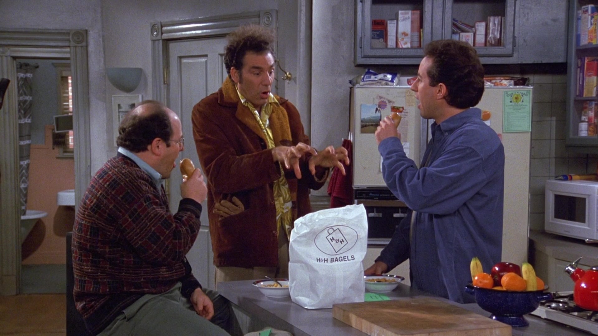 H H Bagels Enjoyed By Jerry Seinfeld Jason Alexander As George Costanza Michael Richards As Cosmo Kramer In Seinfeld Season 9 Episode 10 The Strike 1997