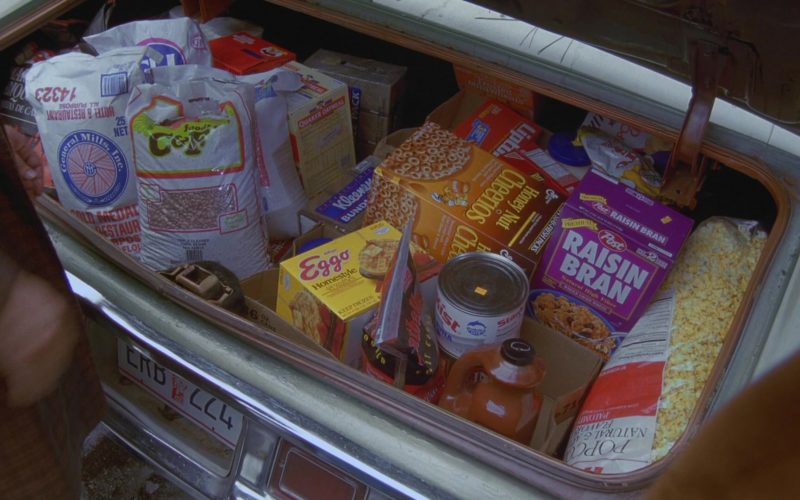 Kellogg's Eggo Homestyle Waffles, General Mills Cheerios, Lipton Tea, Post Raisin Bran Cereal in Seinfeld Season 7 Episod