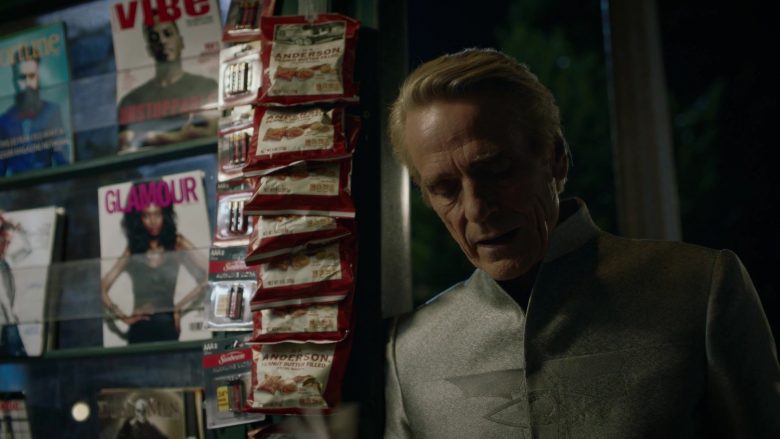 Kirkland H.k. Anderson Peanut Butter Filled Pretzels in Watchmen Season 1 Episode 9 (2)
