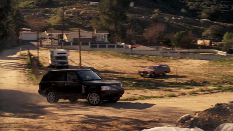 Land-Rover Range Rover Series III SUV in Four Christmases (1)