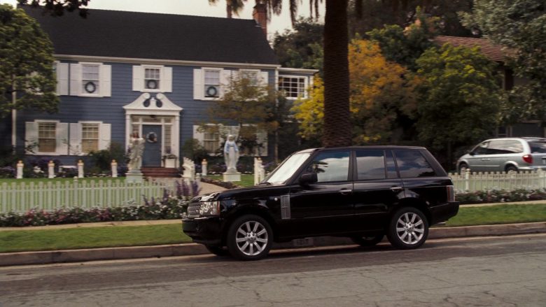 Land-Rover Range Rover Series III SUV in Four Christmases (4)