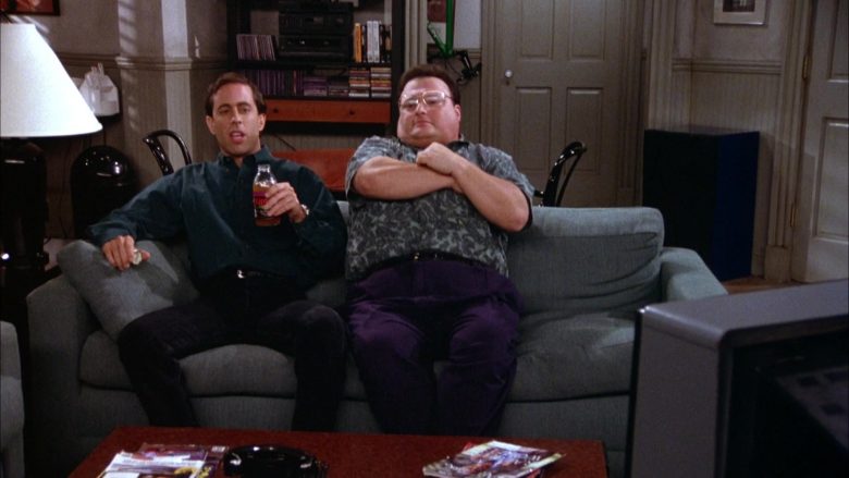 Lipton Iced Tea Enjoyed by Jerry Seinfeld in Seinfeld Season 5 Episode 8 The Barber (1)