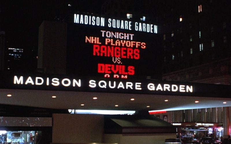 Madison Square Garden in Seinfeld Season 6 Episode 23 The Face Painter (1)