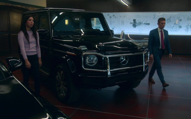 Mercedes-Benz G-Class Black Car in Runaways Season 3 Episode 1 Smoke and Mirrors (4)