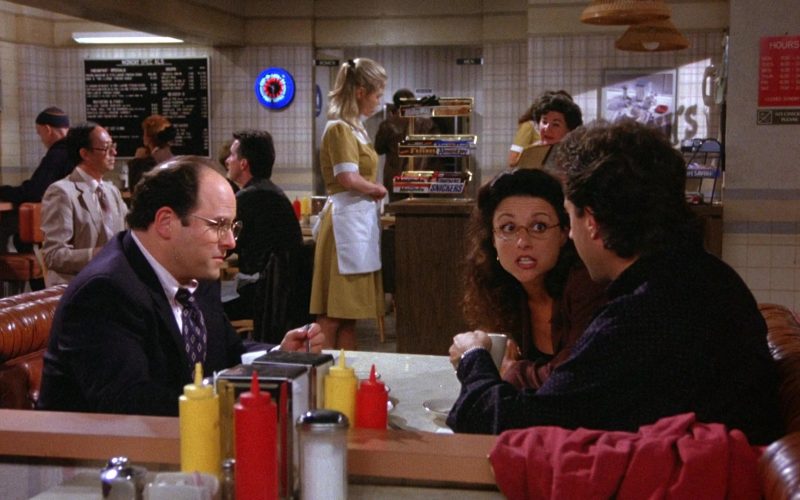 Mounds and Snickers Bars in Seinfeld Season 6 Episode 3 (1)