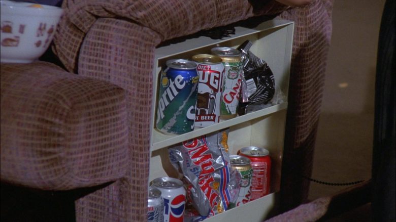 Mug Root Beer, Sprite, Canada Dry, Pepsi in Seinfeld Season 8 Episode 22 The Summer of George (1997)