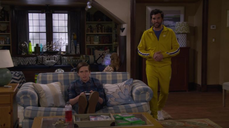 Nike Jacket and Sweatpant Tracksuit Worn by Juan Pablo Di Pace as Fernando in Fuller House Season 5 Episode 2 (1)