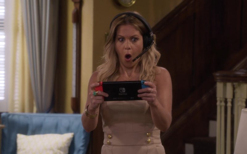 Nintendo Switch Console Held by Candace Cameron Bure as D.J. Tanner-Fuller in Fuller House Season 5 Episode 5 (4)