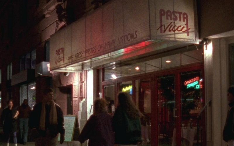 Pasta Vicci Restaurant in Seinfeld Season 7 Episode 13 The Seven (1)