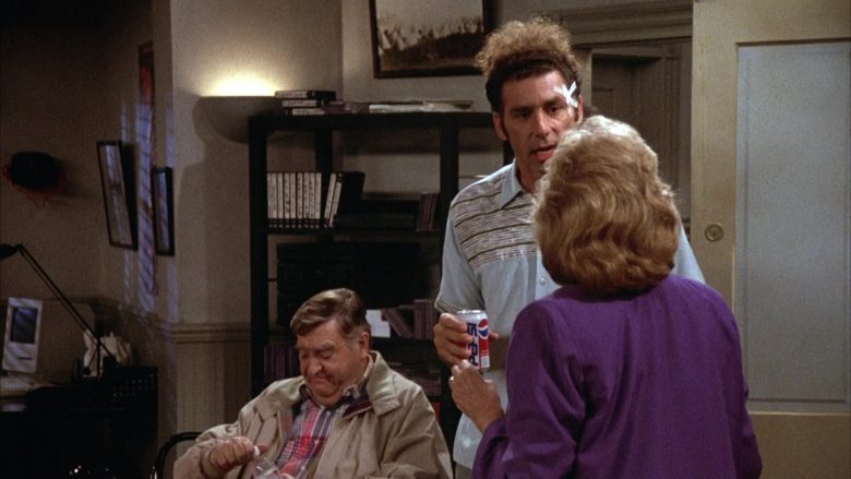 Pepsi Cola Enjoyed by Michael Richards as Cosmo Kramer in Seinfeld Season 4 Episode 5 (2)