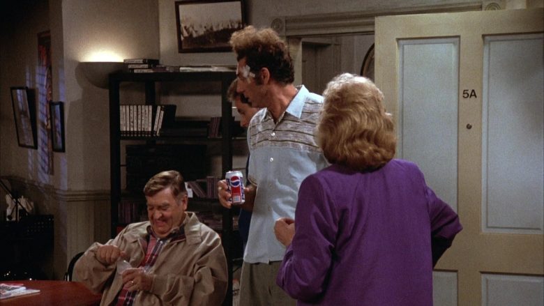Pepsi Cola Enjoyed by Michael Richards as Cosmo Kramer in Seinfeld Season 4 Episode 5 (3)