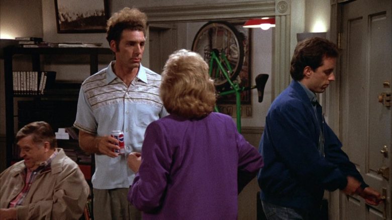 Pepsi Cola Enjoyed by Michael Richards as Cosmo Kramer in Seinfeld Season 4 Episode 5 (4)