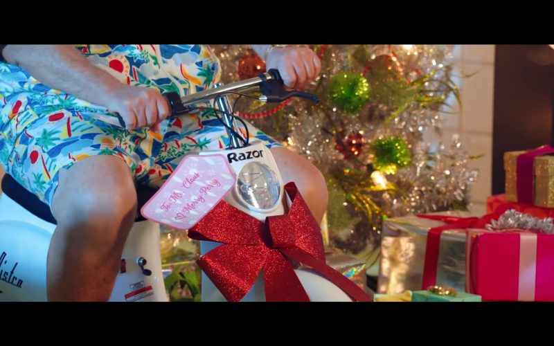 Razor Electric Scooter in Cozy Little Christmas by Katy Perry (2)