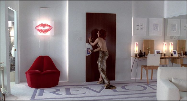 Revlon Cosmetics Carpet Used by Rachael Leigh Cook in Josie and the Pussycats (2)