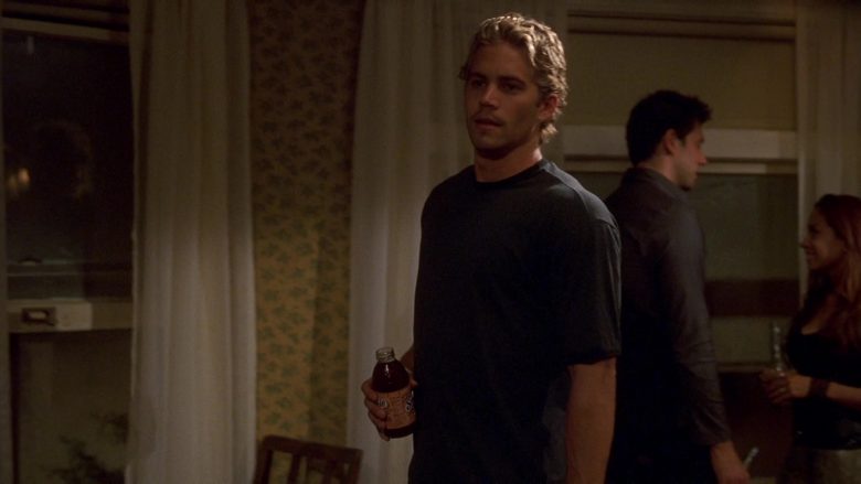Snapple Drink Held by Paul Walker in The Fast and the Furious (2)