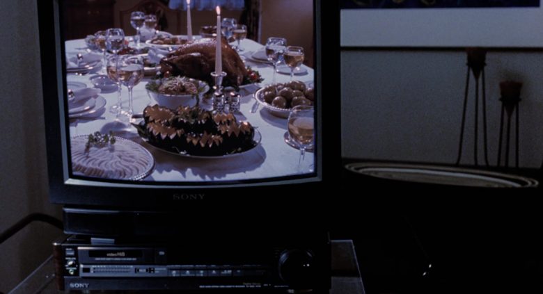 Sony TV and VHS Recorder in The Santa Clause