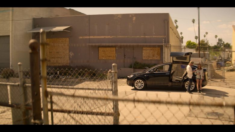Tesla Model X Black SUV in YOU Season 2 Episode 4 The Good, The Bad & The Hendy (2)