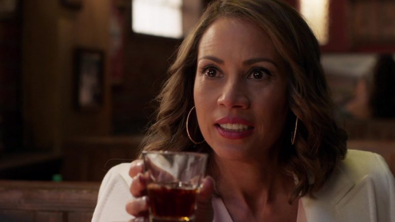 The Macallan 12 Year Old Whisky Enjoyed by Elizabeth Rodriguez and William H. Macy in Shameless Season 10 Episode 7 (8)