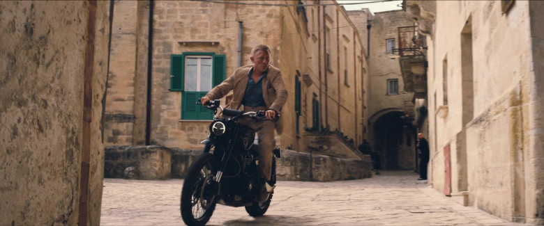 Triumph Bonneville Scrambler 1200 Motorcycle Used by Daniel Craig as James Bond in No Time to Die (3)