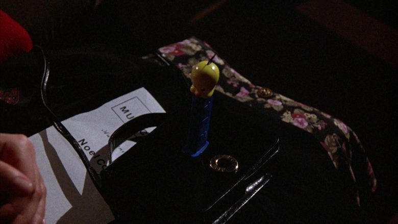 Tweety Pez in Seinfeld Season 3 Episode 14 The Pez Dispenser (6)