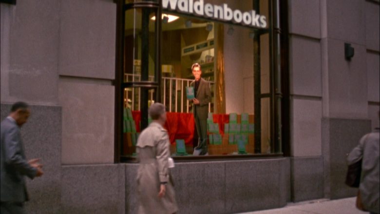 Waldenbooks Store in Seinfeld Season 6 Episode 13 The Scofflaw (1)