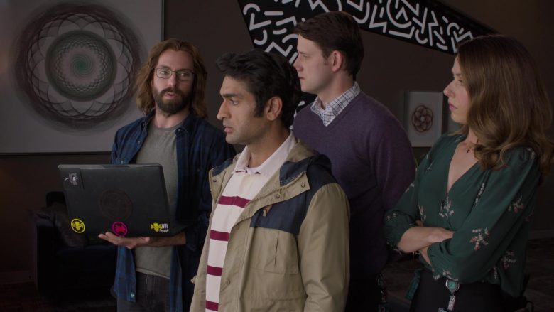 WiFi Pineapple Hak5 Laptop Sticker in Silicon Valley Season 6 Episode 7 (1)