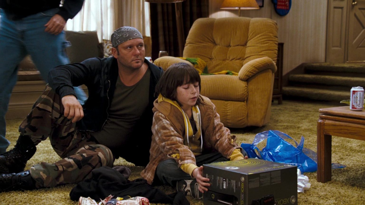 Xbox 360 Elite Video Game Console Held By Skyler Gisondo In Four Christmases 2008