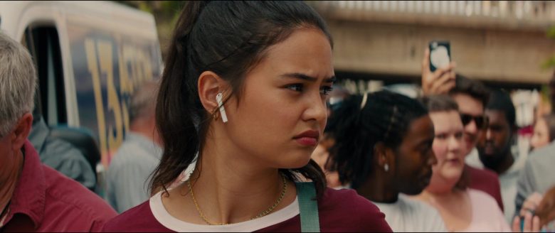 Apple AirPods Earphones Used by Courtney Eaton in Line of Duty (3)